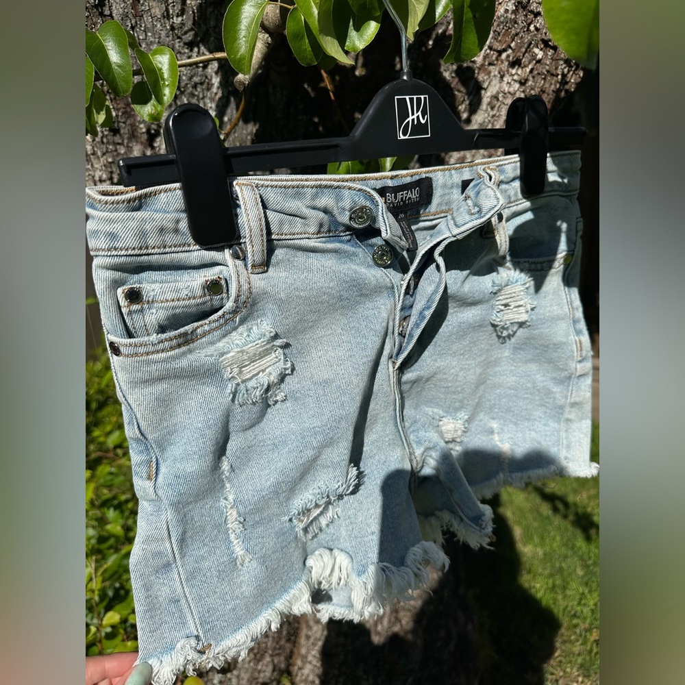 Buffalo David button Jean shorts 🦋
